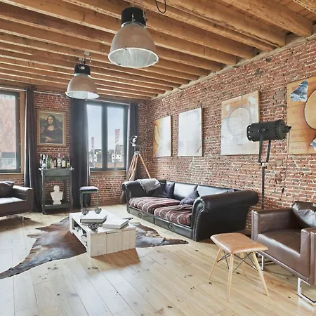 아파트 Re-claimed Loft